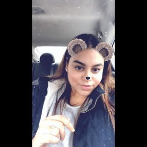 Meet your Posher, Crystal